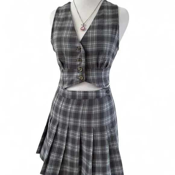 Aeropostale Women's Blue Plaid Skirt and Vest Set - Picture 5 of 6